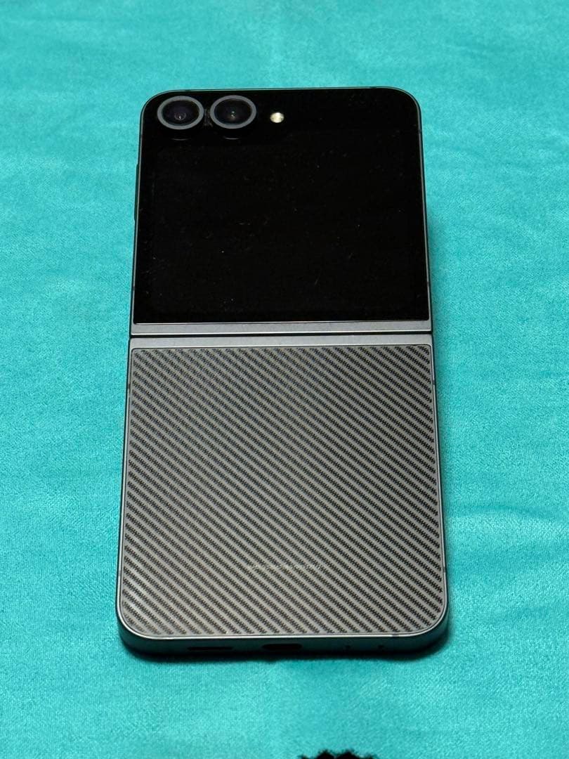 Galaxy Z flip 6 国内版256GB クラフテッドブラック限定カラー