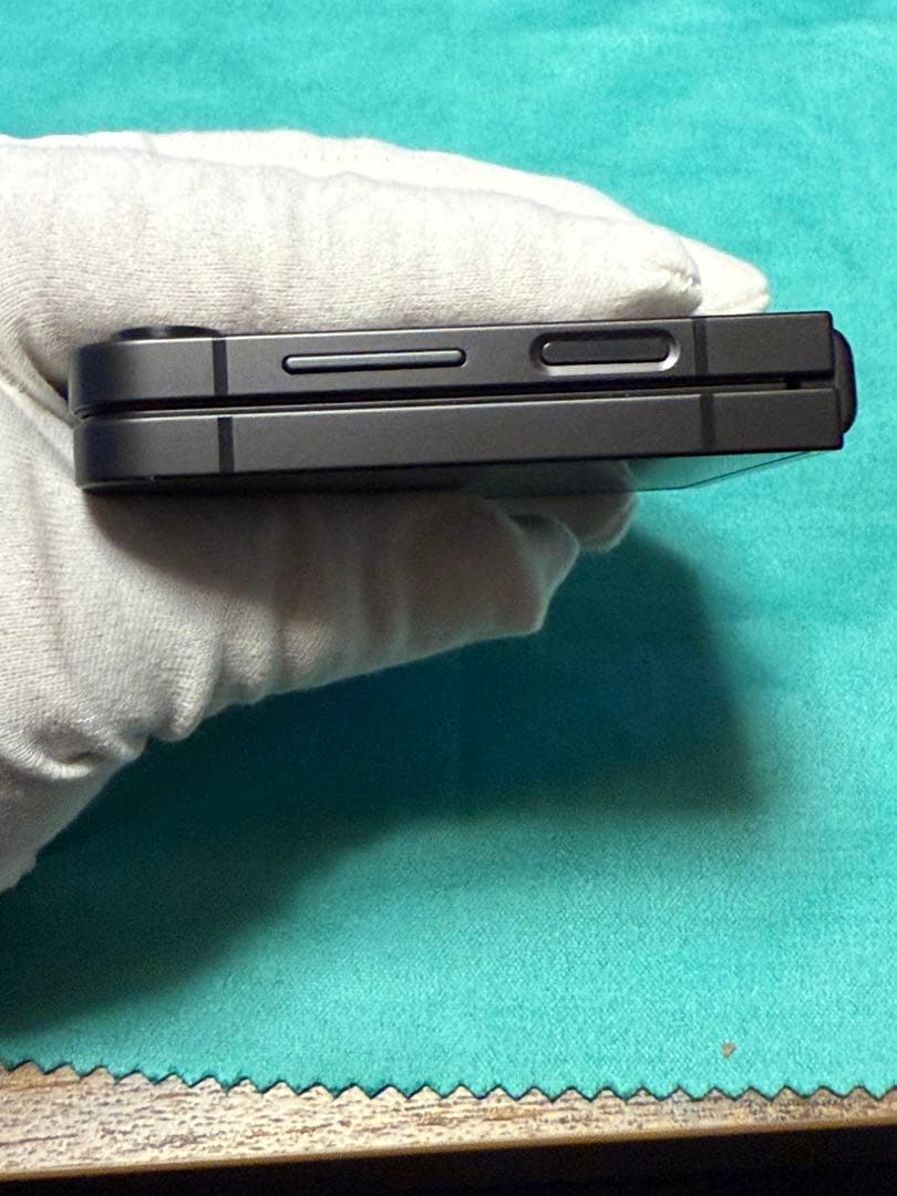 Galaxy Z flip 6 国内版256GB クラフテッドブラック限定カラー