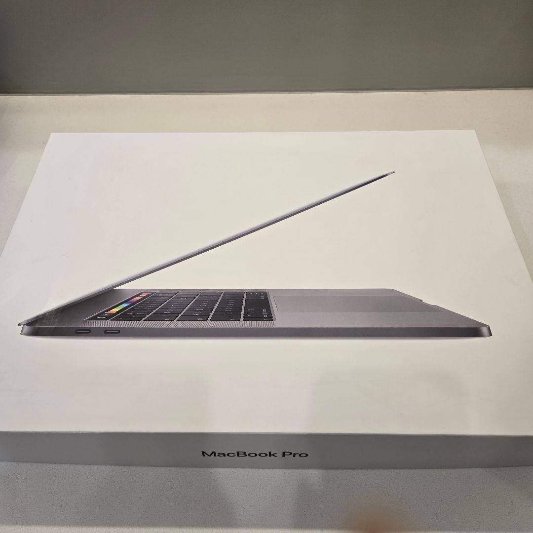 Apple MacBook Pro 15インチ 2018