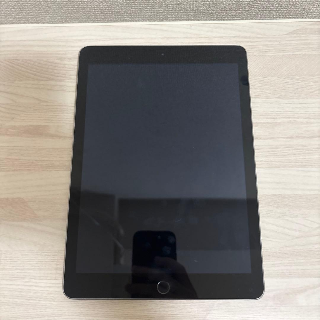 Apple iPad 第5世代　スペースグレー Wi-Fiモデル