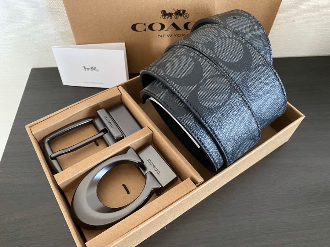 SALE♪コーチ　新品　リバーシブル　シグネチャー　ベルトセット