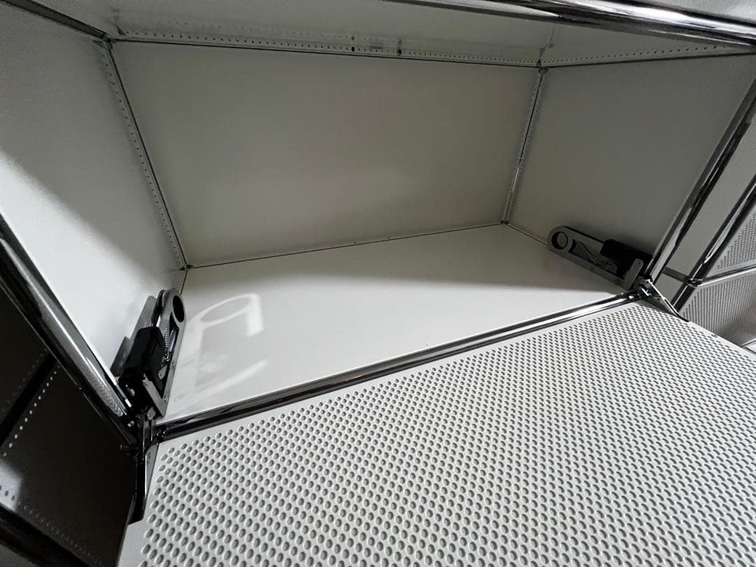 【美品/15%オフ】USMハラー キャビネット4段(鍵付き)