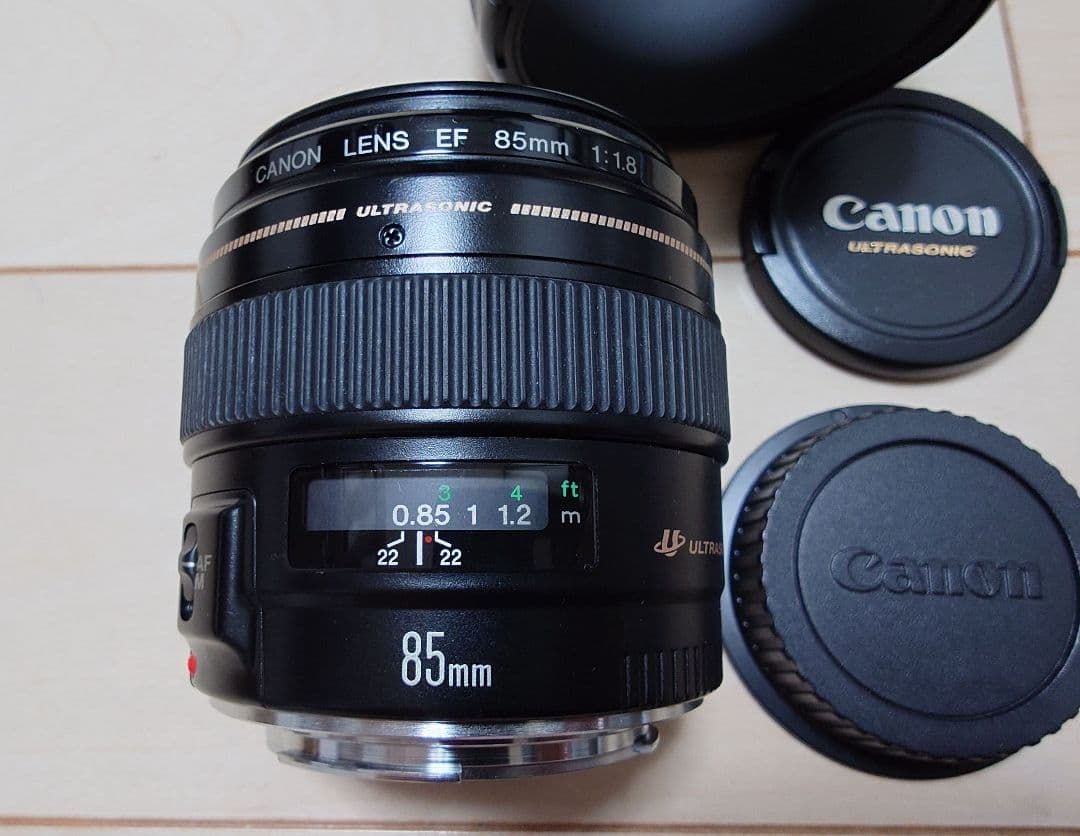 Canon EF 85mm F1.8 USM 単焦点　フード付き