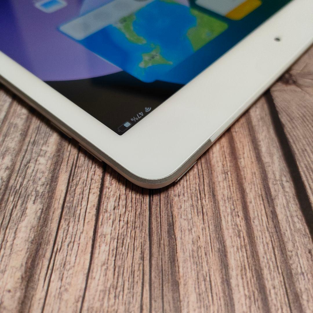 apple iPad 第8世代 32GB SIMフリー シルバー