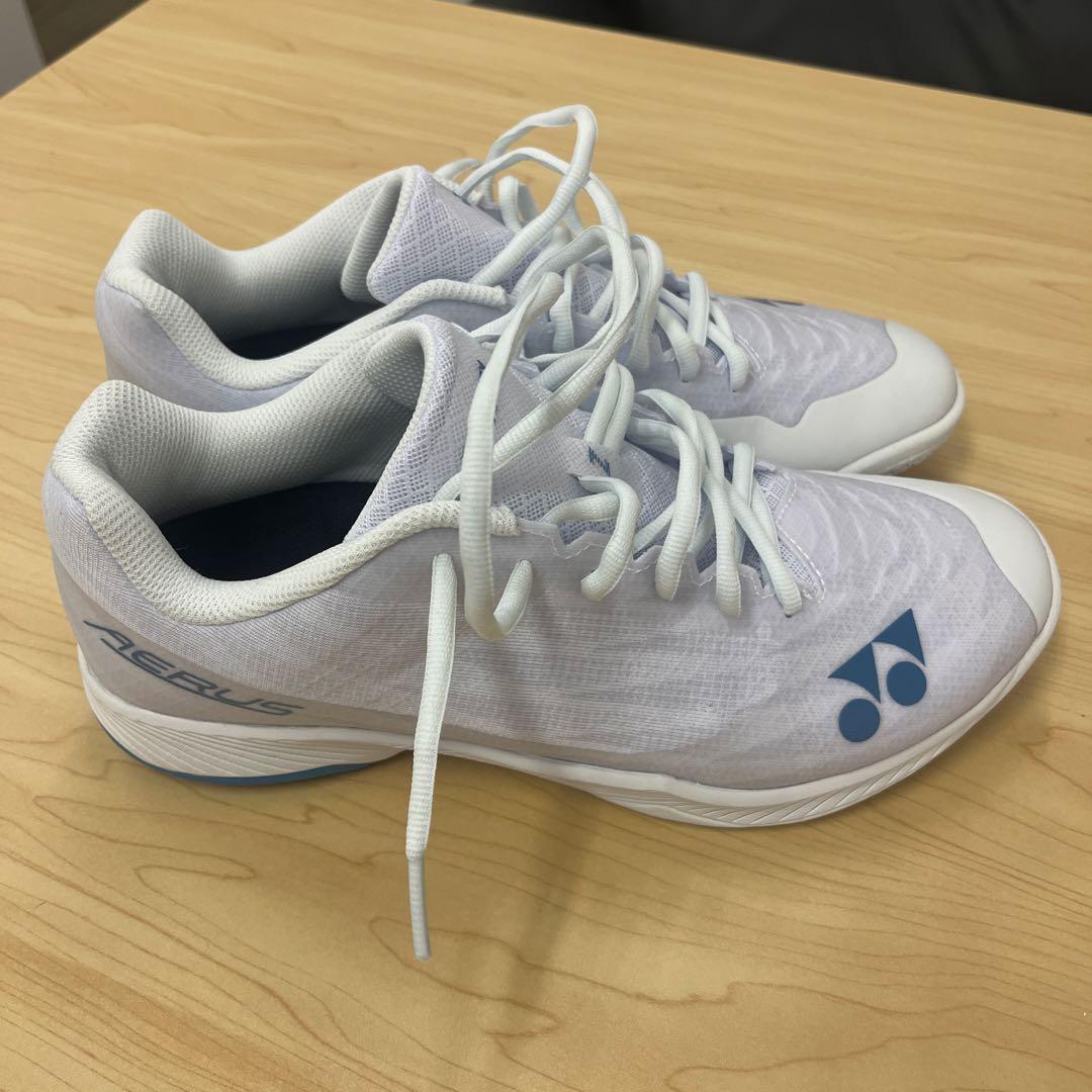 カワ　 YONEX エアラスz バドミントンシューズ ホワイト/ブルー