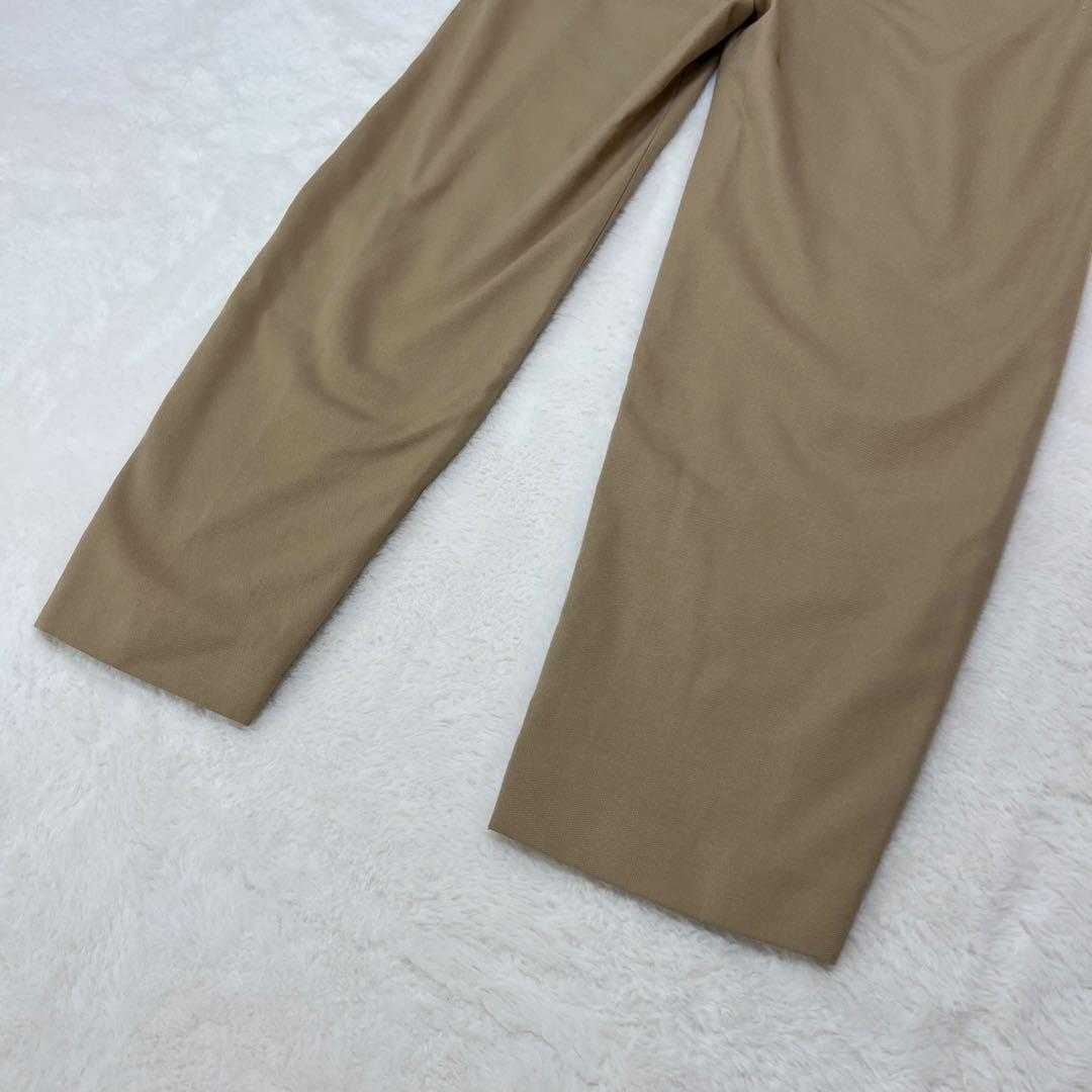 トーテム　TOTEME タック入り　チノパン　スラックス　カジュアル　綺麗め