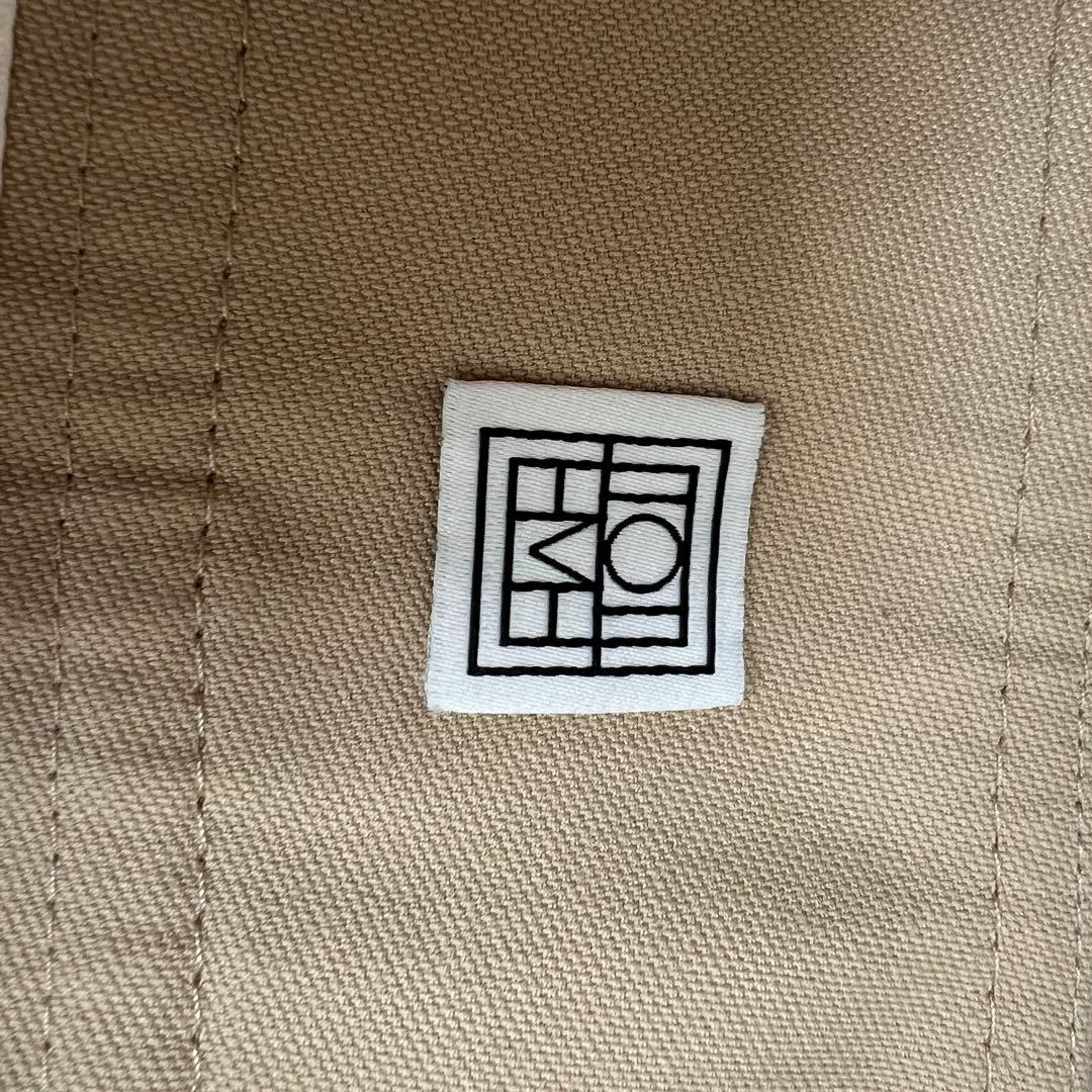 トーテム　TOTEME タック入り　チノパン　スラックス　カジュアル　綺麗め