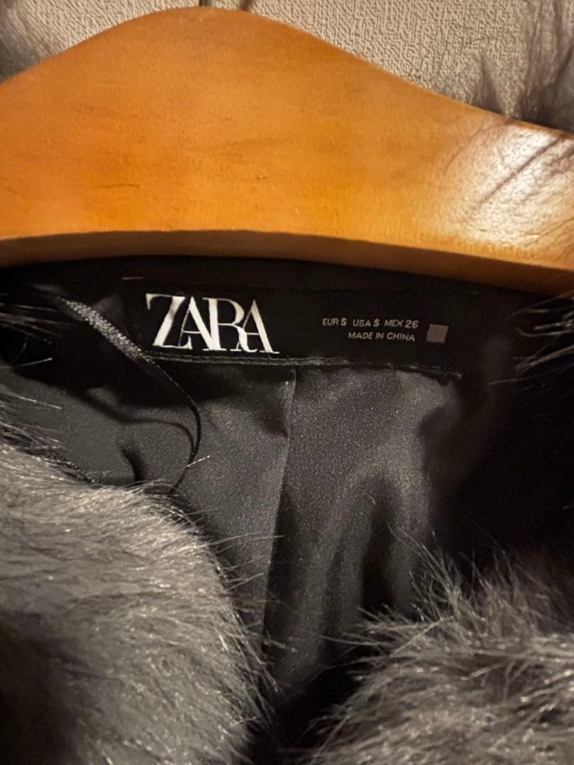 ZARA グレー フェイクファーショートコート