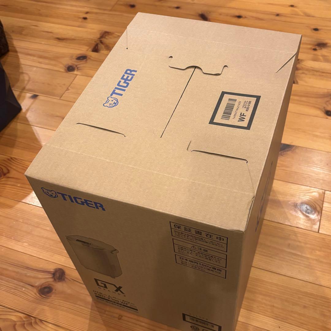 タイガー　KBD-X100 WF 米粉パンも焼ける　IHホームベーカリー