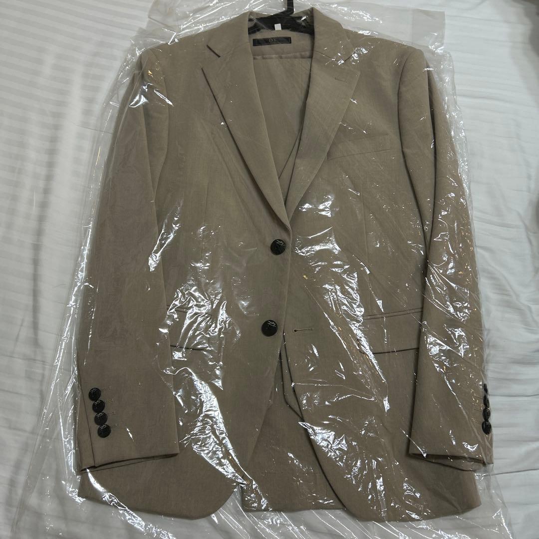 【1回のみ着用】ベージュ　スーツ　タキシード　 ベスト　パンツ　ジャケット
