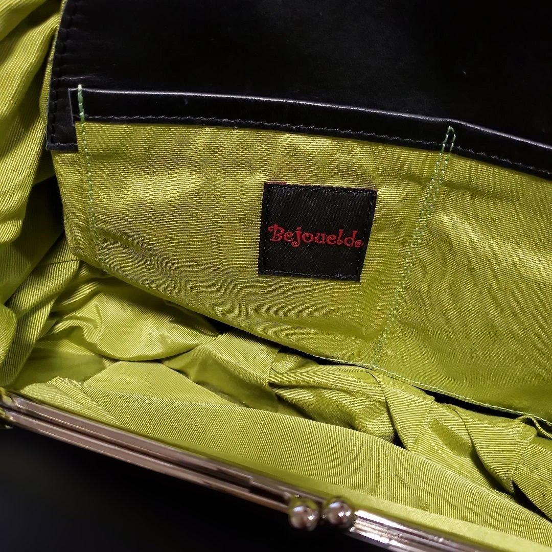 ブランド　ビージュエルド