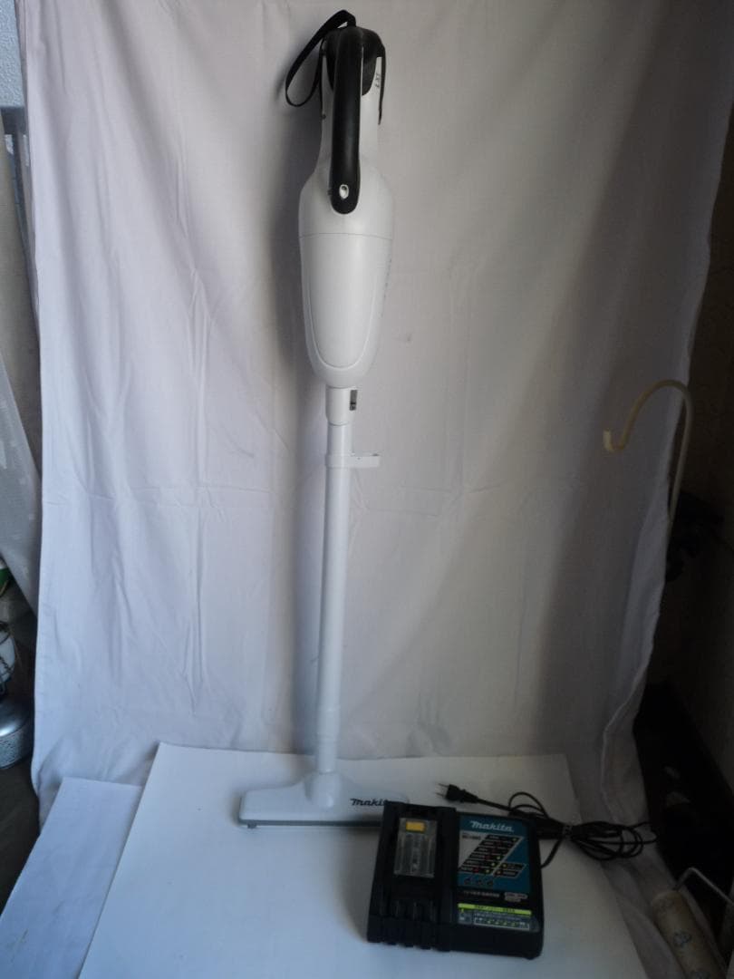 Makita CL140FD スティッククリーナー 充電器付き