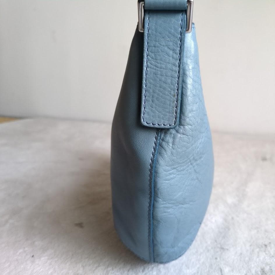 美品　ヒロフ　ショルダーバッグ　2way　ソーロ　ハーフムーン　レザー　ブルー