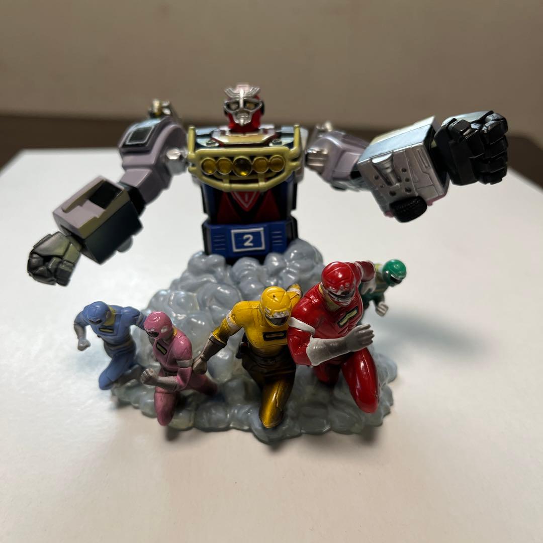 黒十字軍ポーチと戦隊ヒーロー ジオラマフィギュア セット