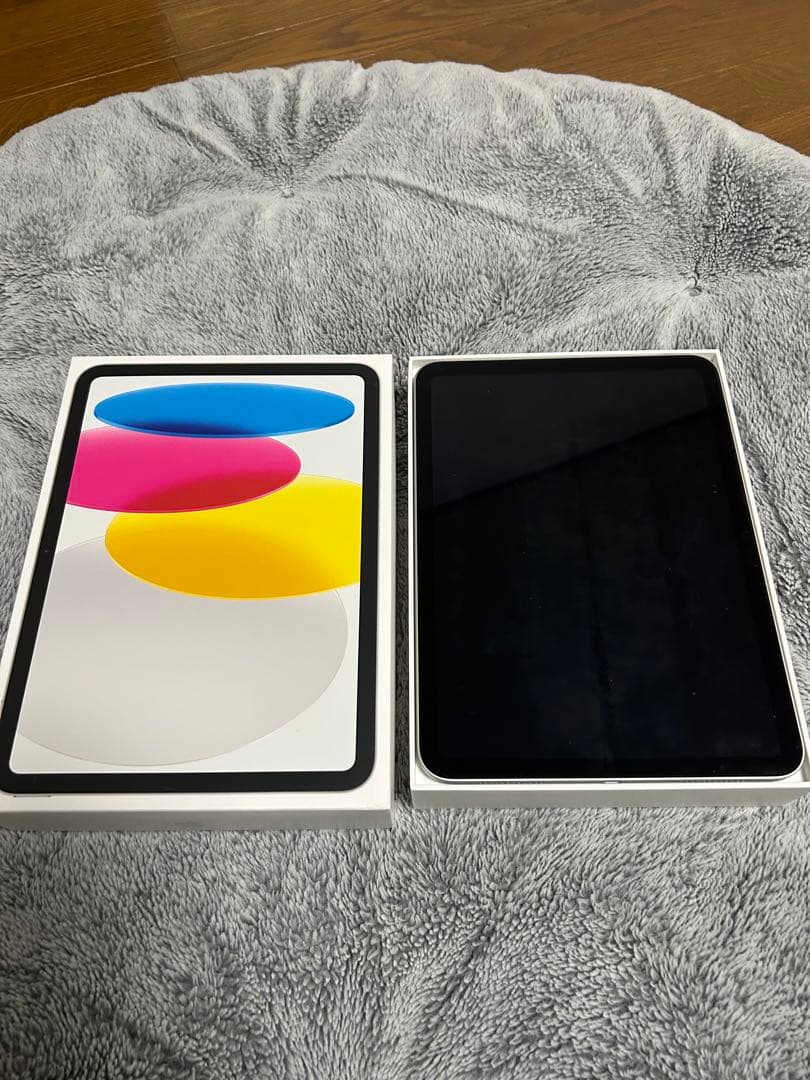 Apple iPad シルバー 本体 箱付き　第10世代