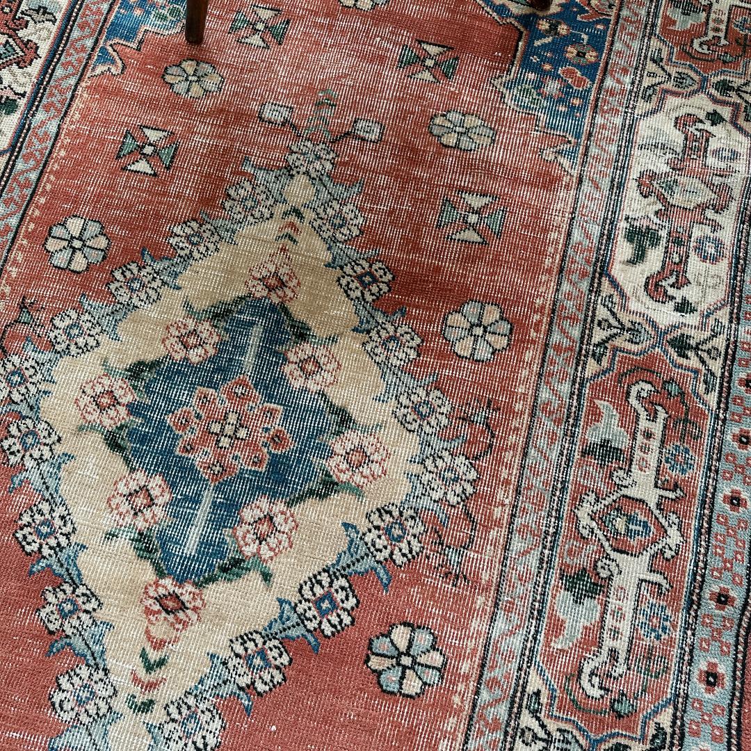 トルコヴィンテージラグ A51 レア オレンジ テラコッタ ネイビー グリーン