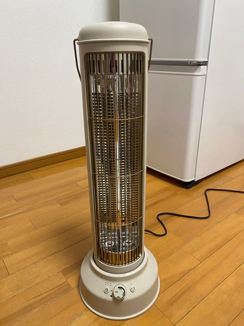 【ほぼ新品】カーボンヒーター　ノスタルストーブ　BRUNO 遠赤外線ヒーター