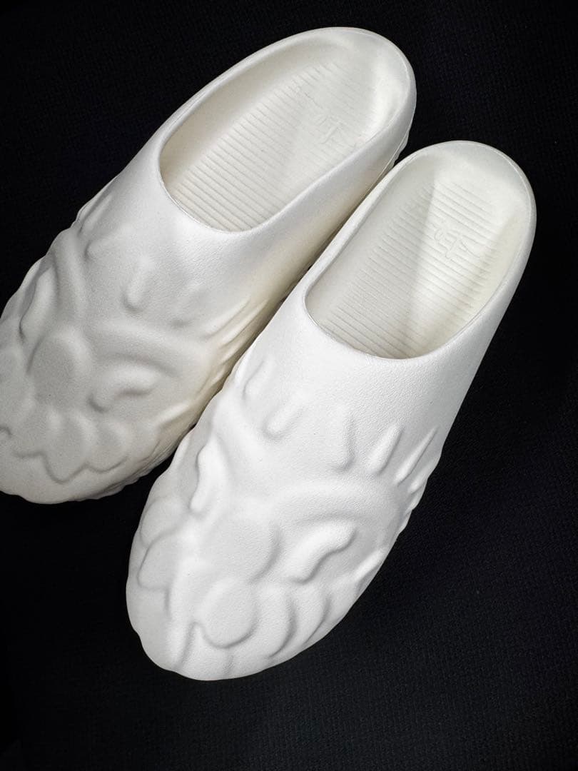 新品未使用　Olaolu SLAWN White CHOMPAZ サンダル