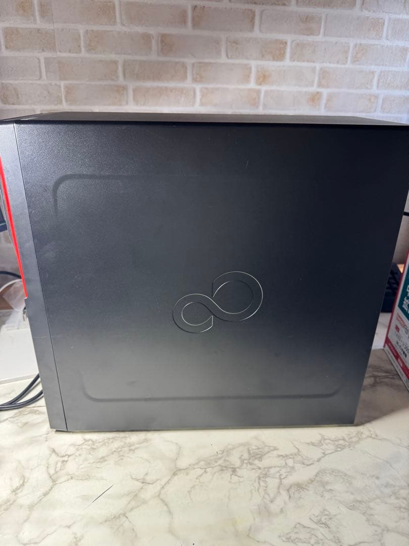 富士通　CELSIUS タワー型デスクトップPC