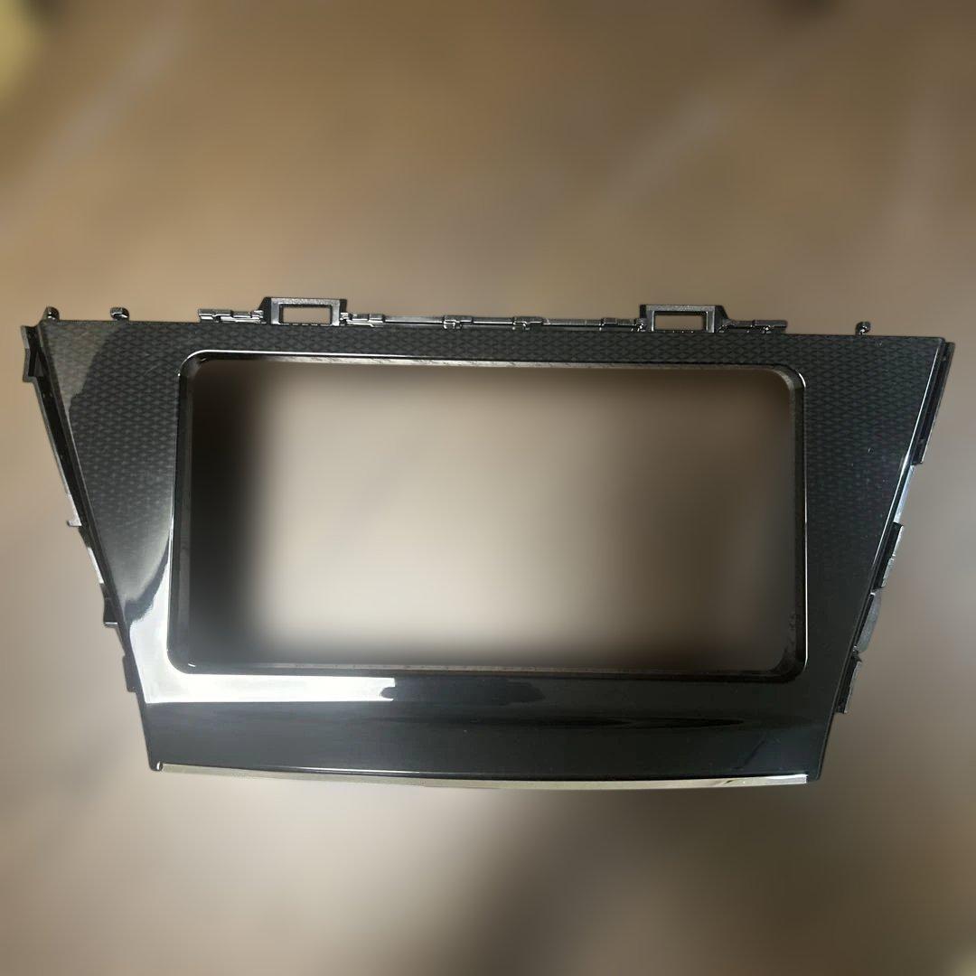 RE　トヨタ プリウスα ZVW40後期純正カーボン調オーディオパネル