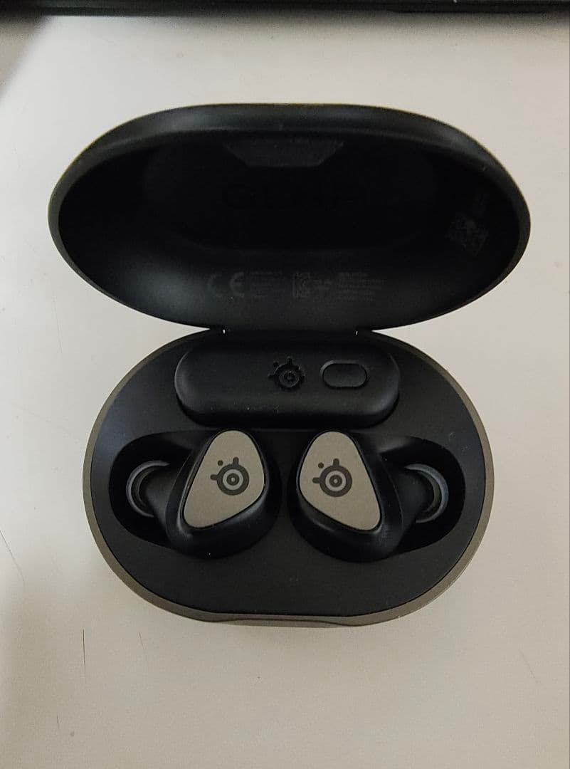 steelseries arctis gamebuds イヤーピース交換済