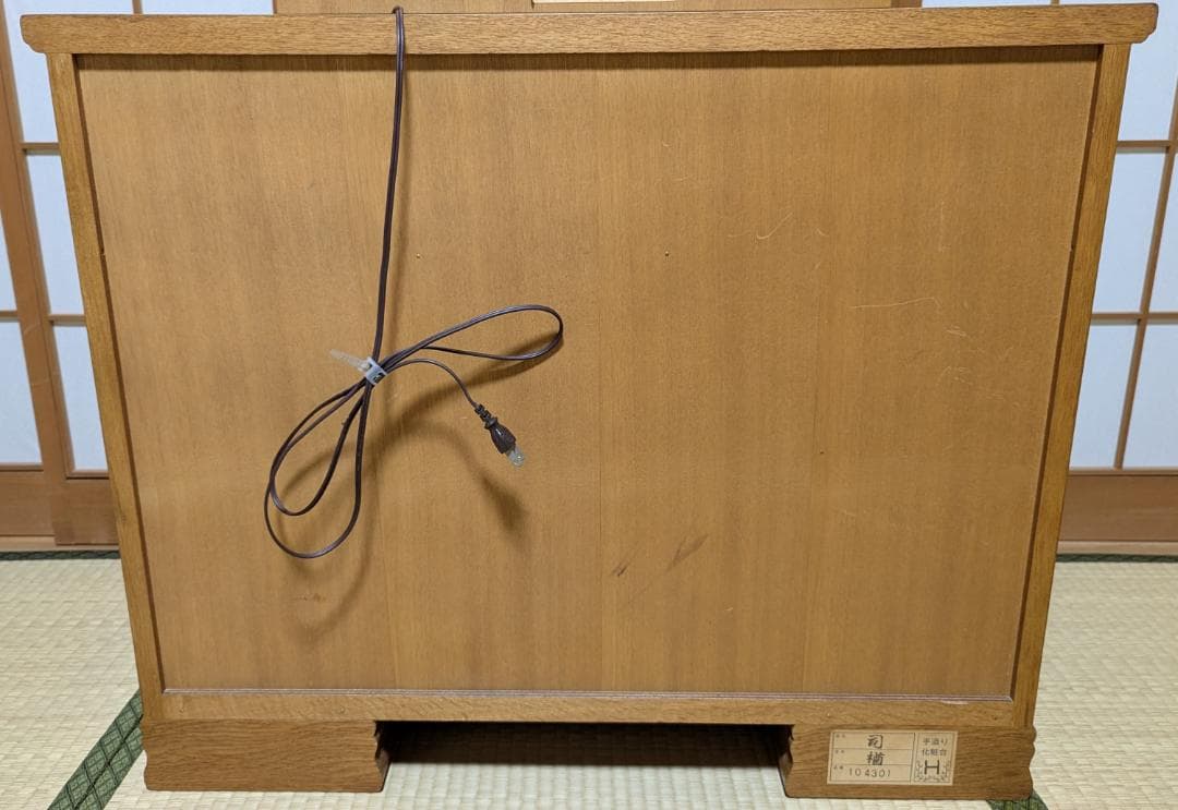 レトロな三面鏡の木製 化粧台・ドレッサー コンセント付き