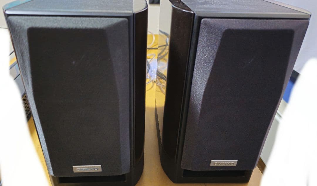 ONKYOスピーカー ブラック 小傷あり　D-112EXT(B) 2台1組
