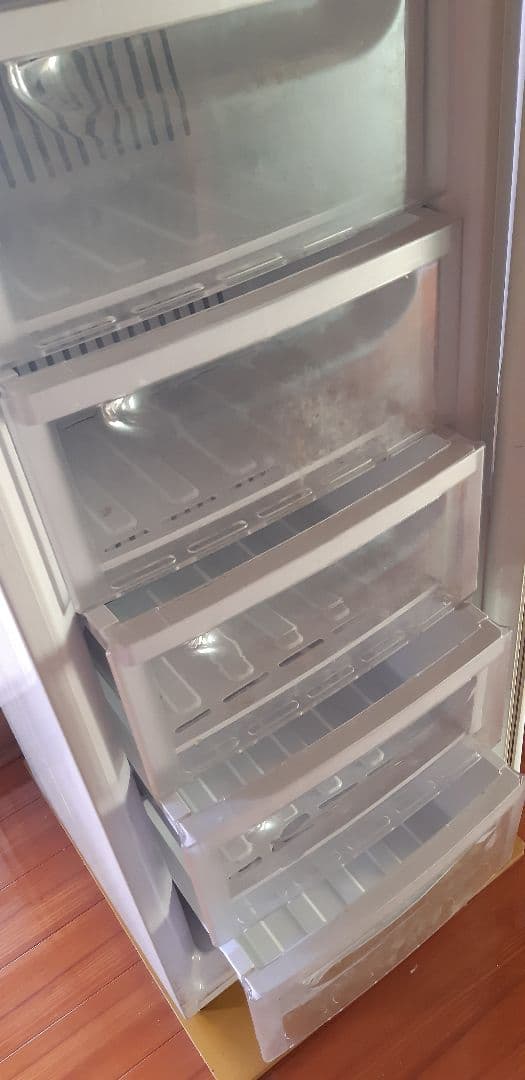 三菱ノンフロン冷凍庫　144L