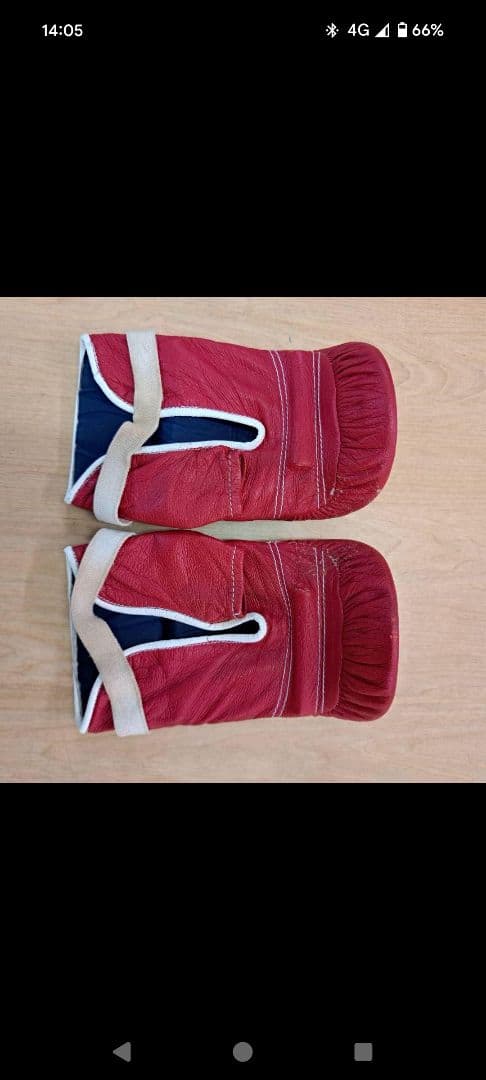 Winning ウイニング グローブ パンチング　赤　黄色