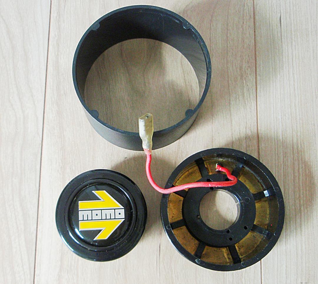 MOMO INDY ホーン・ボス付きウッドステアリング 木製ハンドル インディ