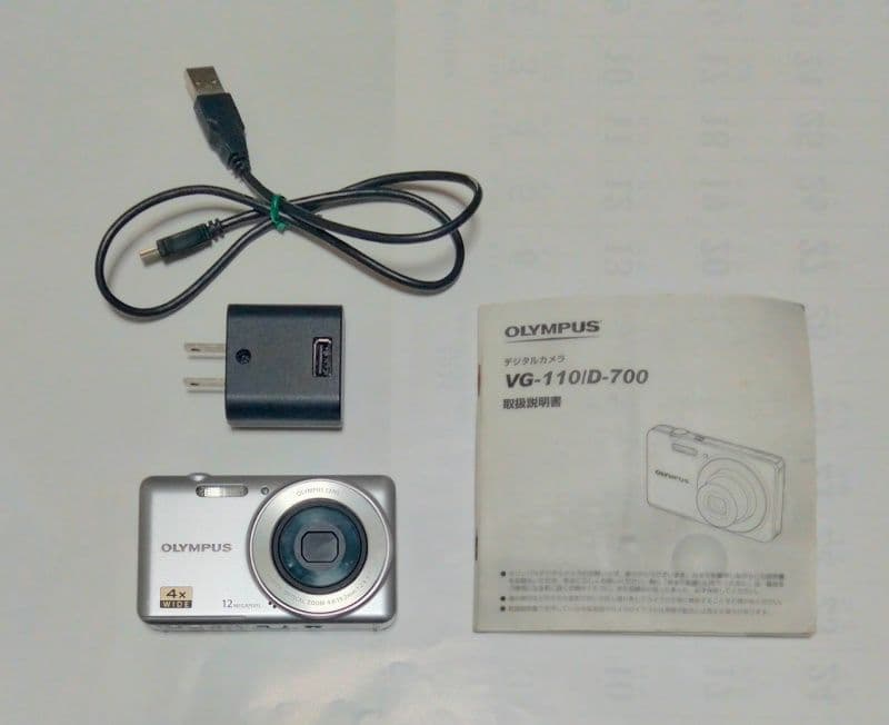 デジタルカメラ　OLYMPUS　VG-110　シルバー