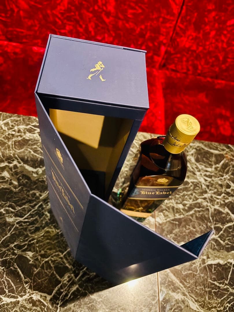 ジョニー・ウォーカー ブルーラベル ウイスキーブレンデッドスコッチボックス付き