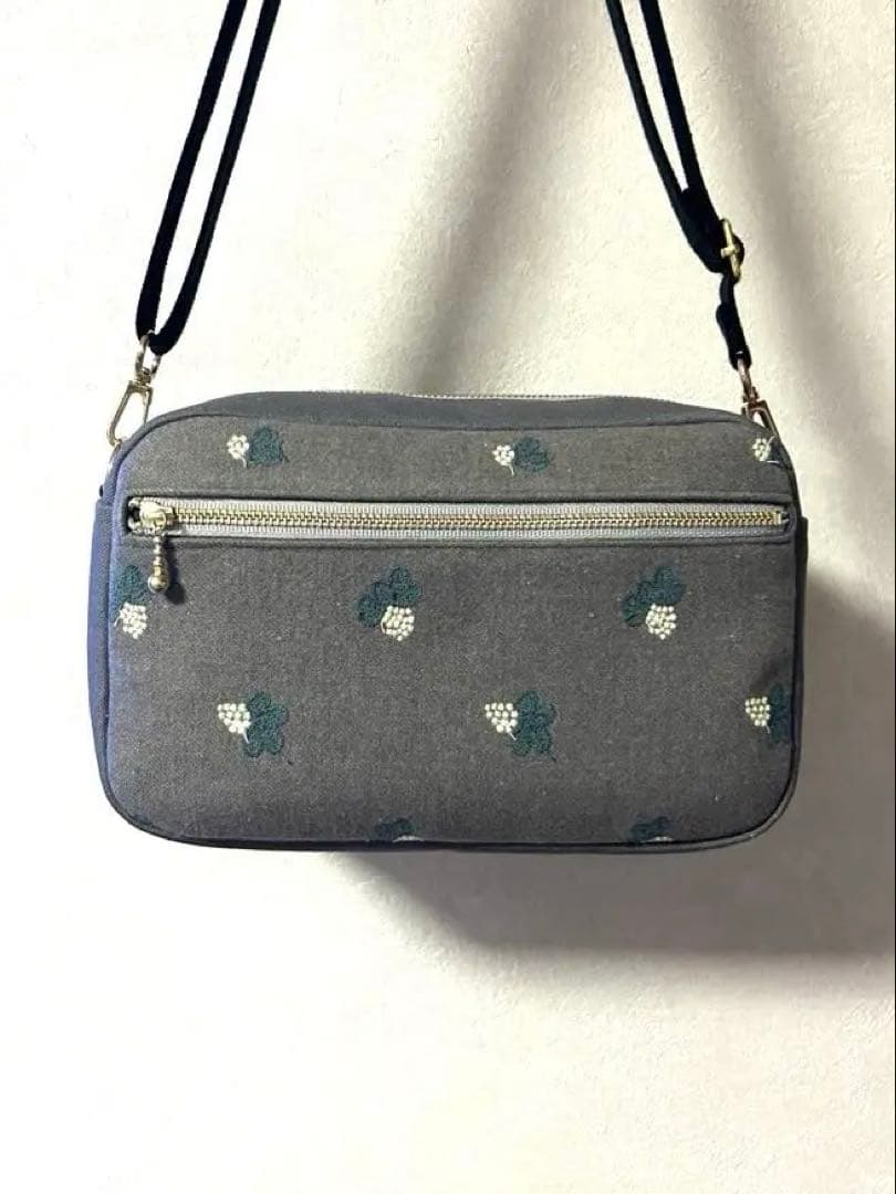 ミナペルホネン light berry dopショルダーバック