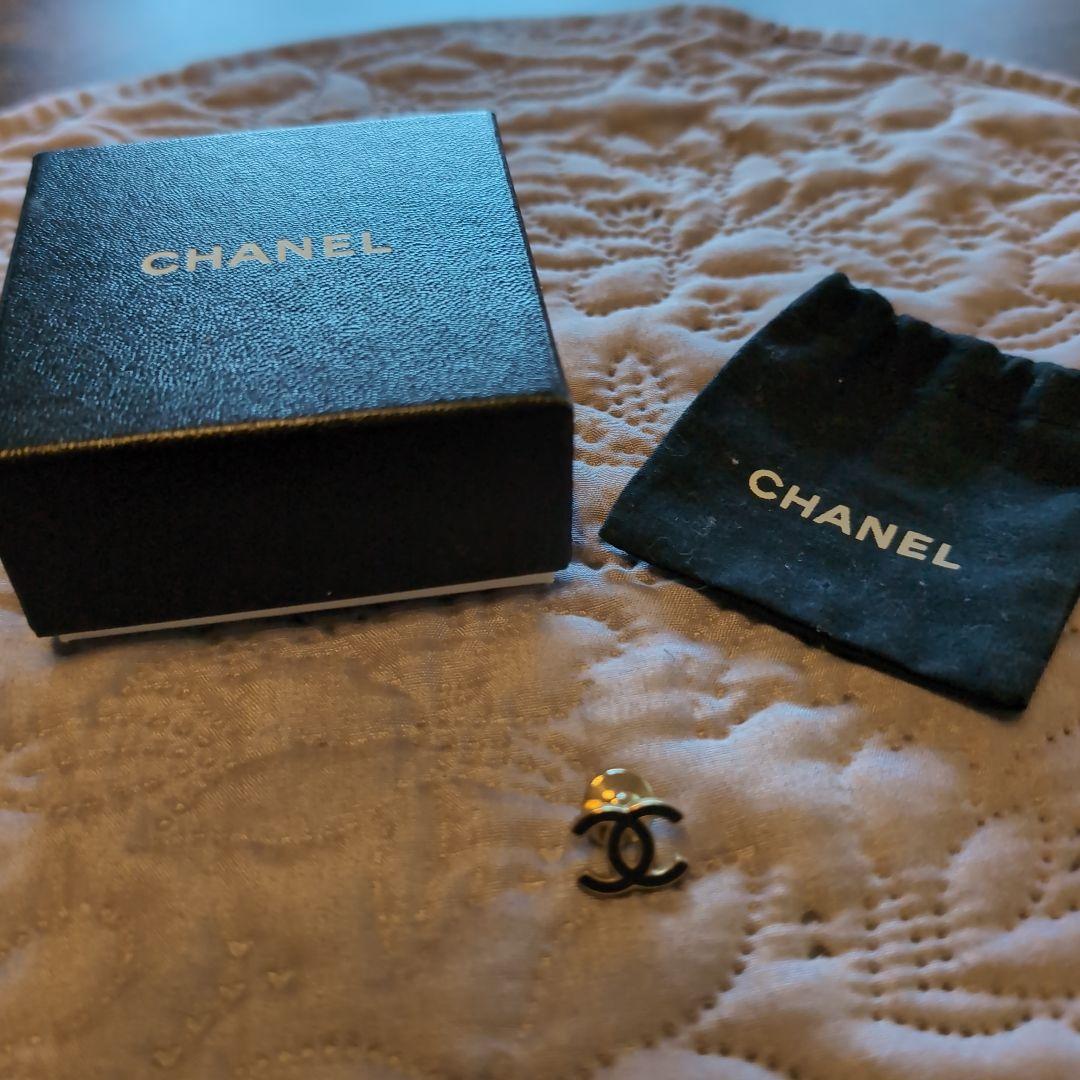 CHANEL CCロゴチャーム ボックス付き