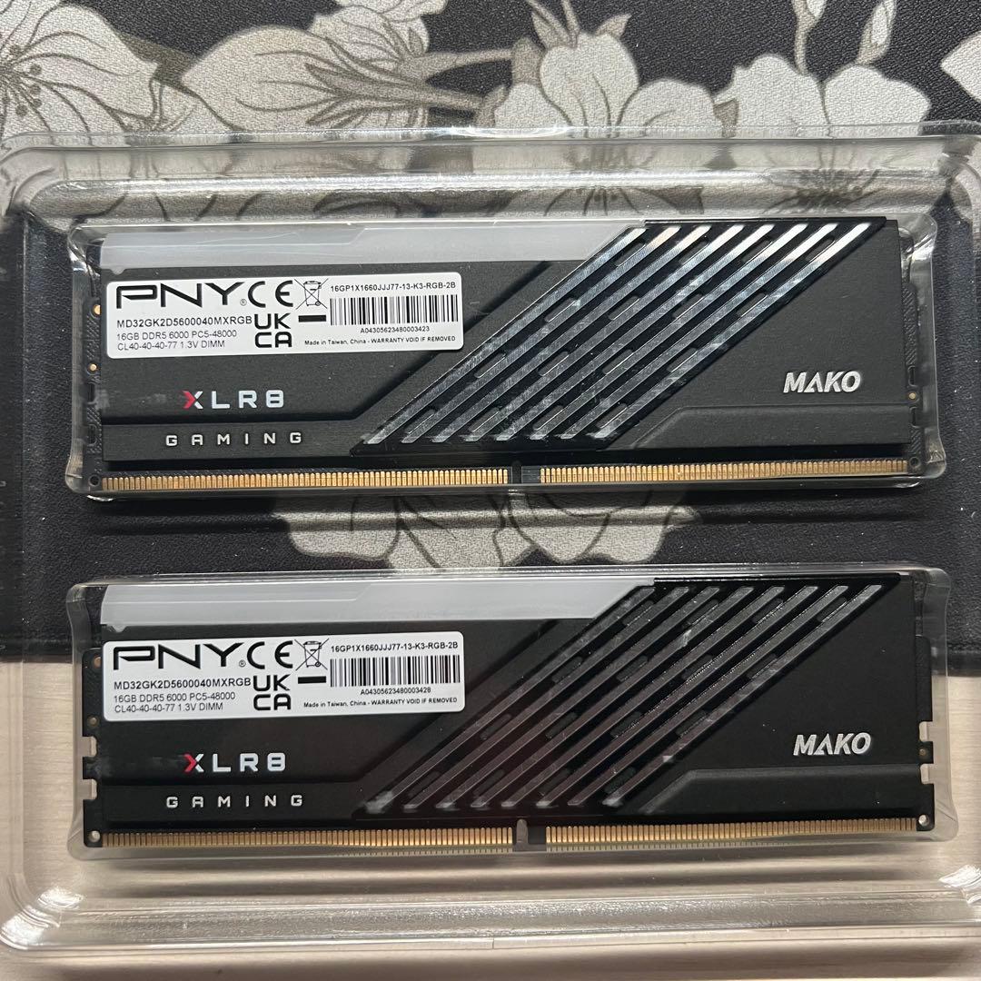 グラフィックボード・グラボ・ビデオカード PNY XLR8 MAKO 32GB 6000MHz DDR5