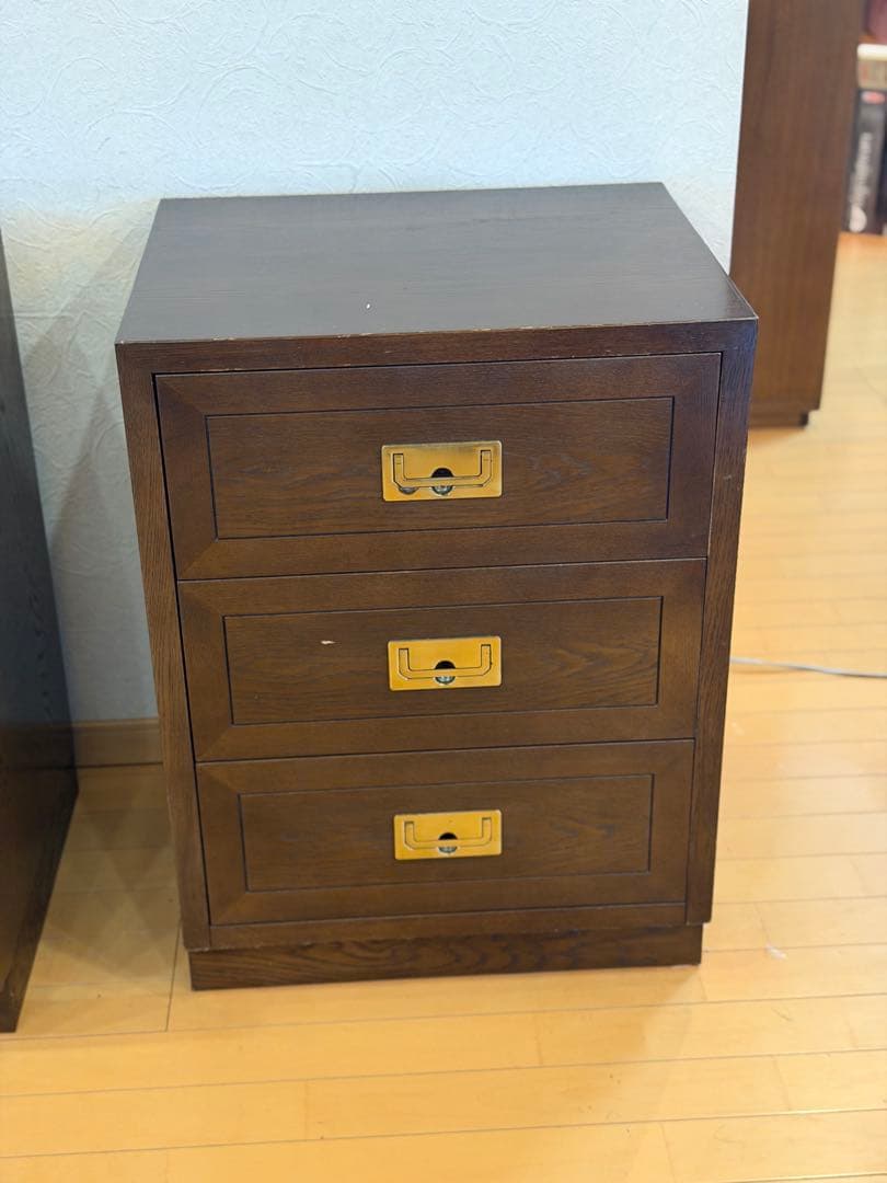 ドマーニ製 ダークブラウン木製アンティーク3段チェスト