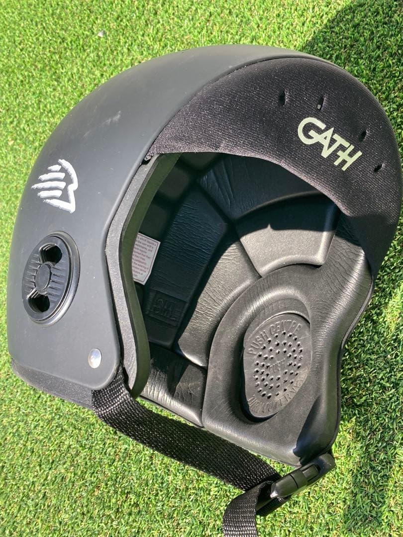 【値下】GATH サーフィン用ヘルメット