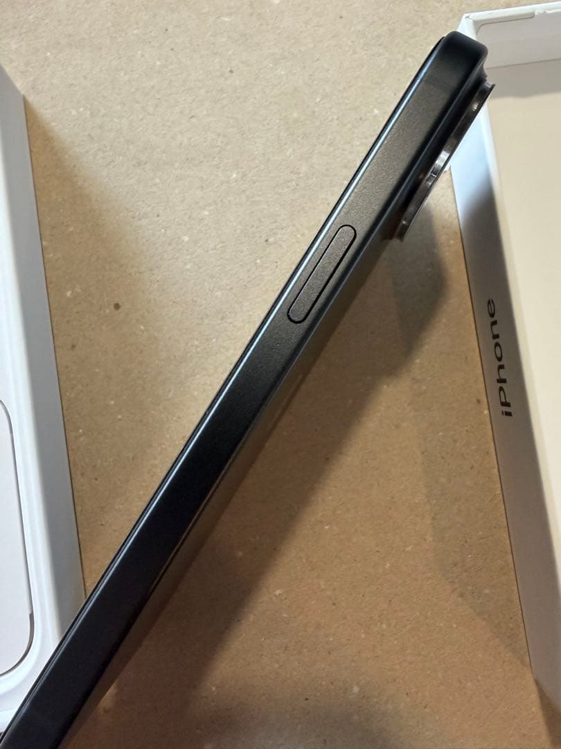 【美品】Apple iPhone15 128GB ブラック 85% バッテリー