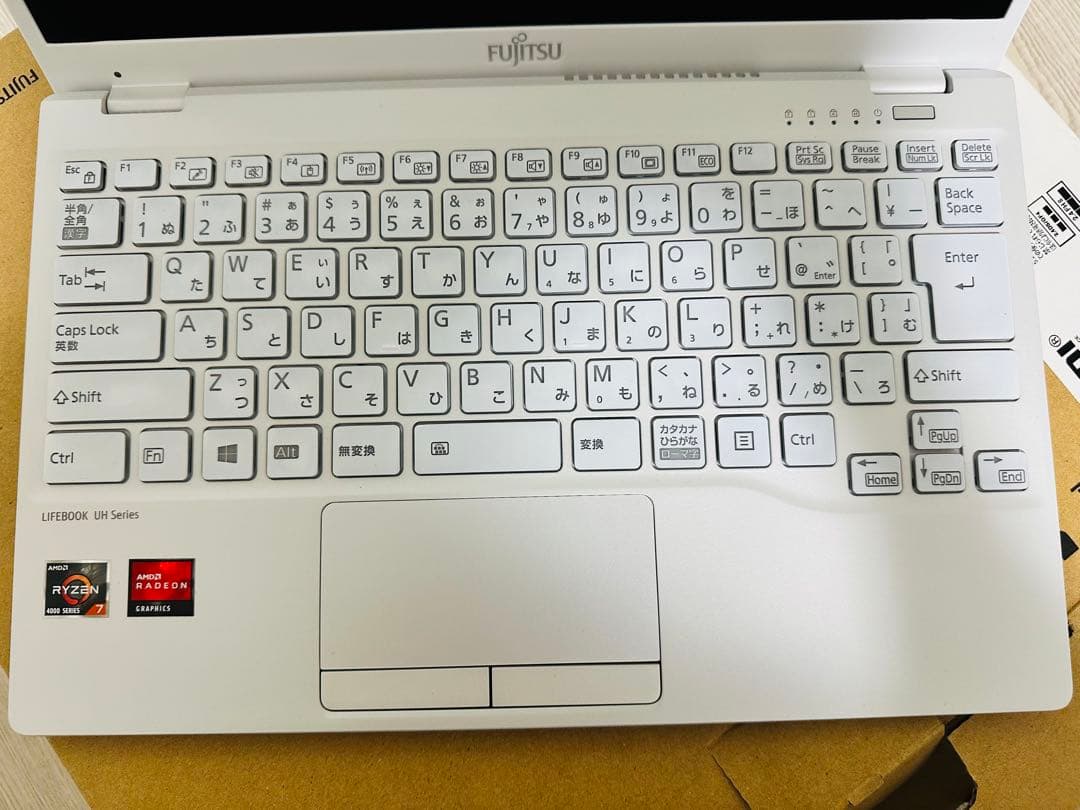 超美品　富士通LIFEBOOK UH77/E3