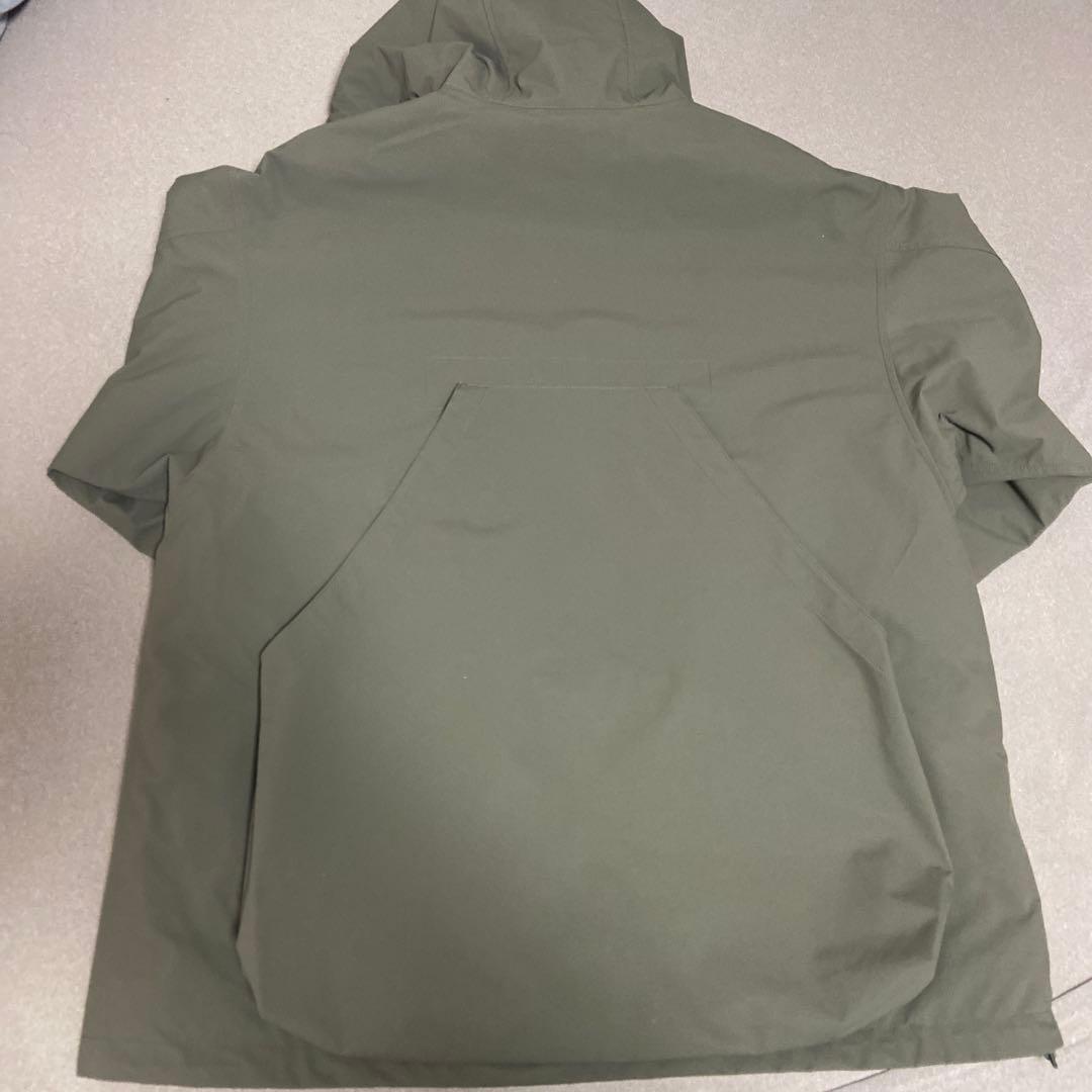 【新品未使用】GU エンジニアド　ガーメンツ パデッドシェルパーカ L オリーブ