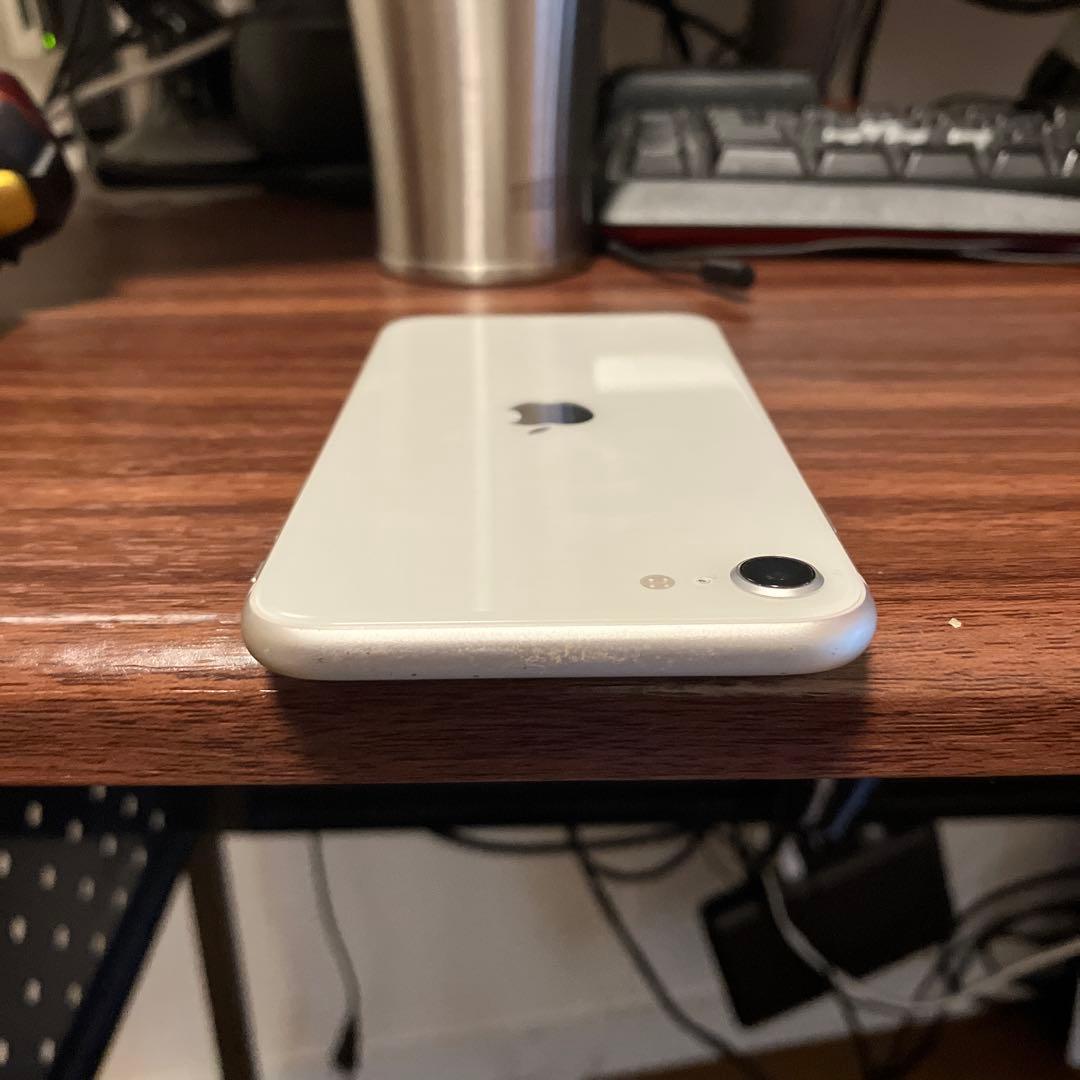 iPhone se3 本体　64GB スターライト　白　ホワイト