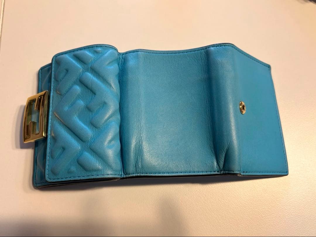 FENDI バケットマイクロ三つ折り財布