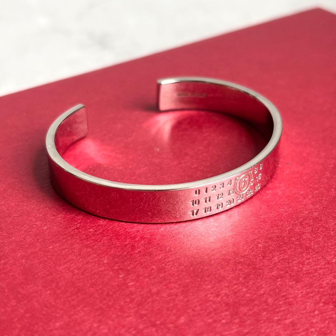 お値下げ済み！未使用に近い MM6 MAISON MARGIELA バングル