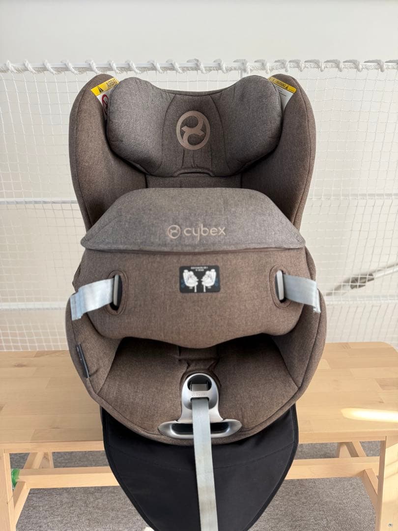 Cybex sirona plus サイベックス　シローナプラス　伊勢丹限定
