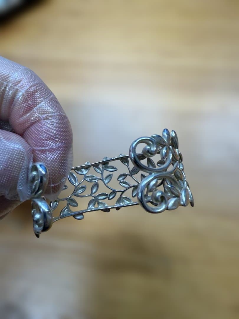 【美品】ティファニー オリーブリーフバングル シルバー Sサイズ