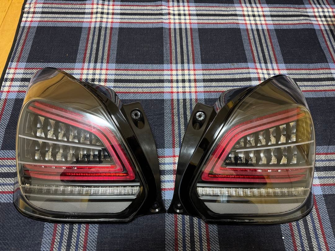 し*ち様 スイフトスポーツ ZC33S テールランプ