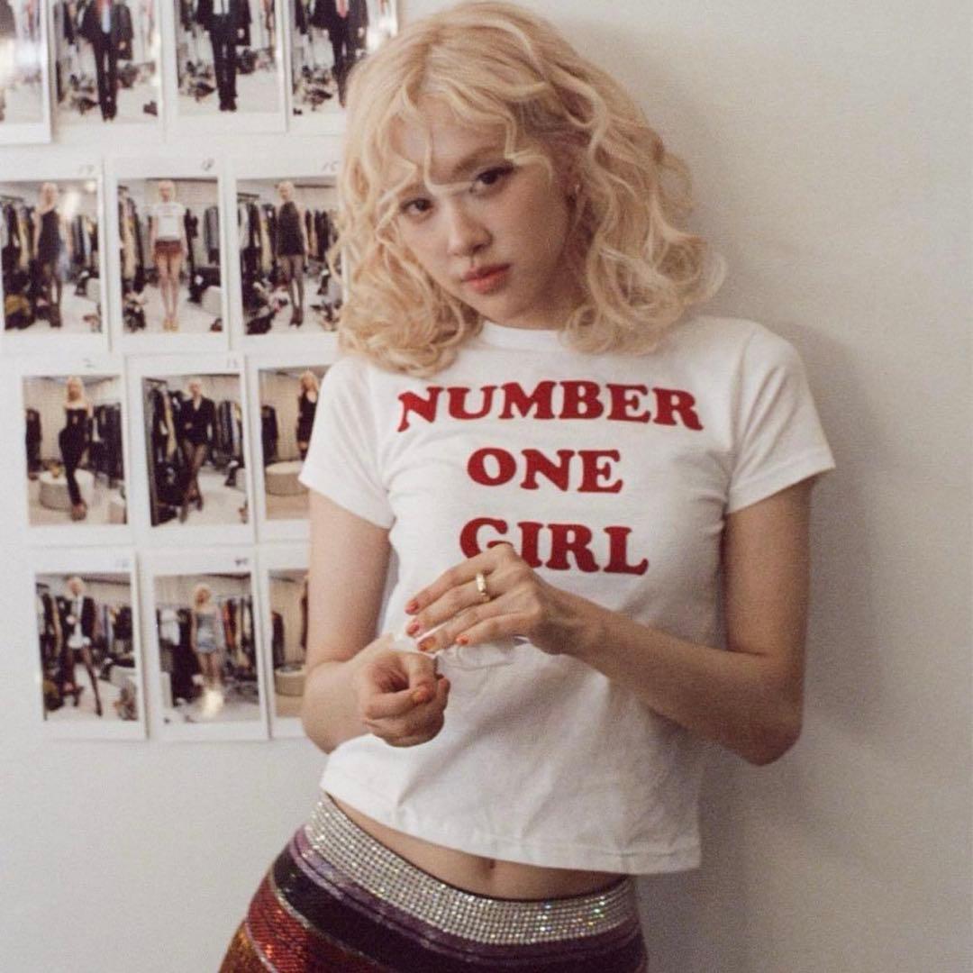 【新品未使用】BLACKPINK rosie Tシャツ