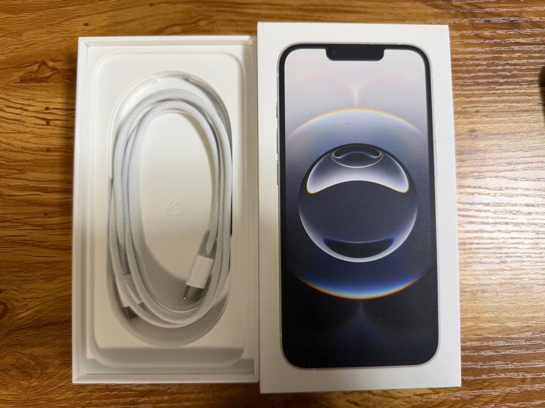 【✨超美品✨】iPhone 16e MagSafe対応クリアケース付き