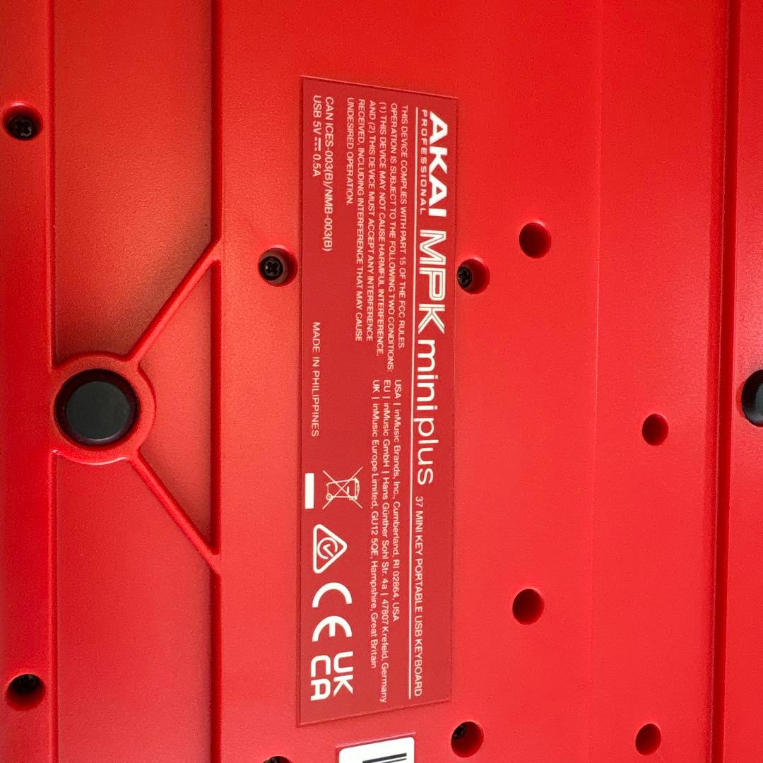 AKAI MPK mini plus 37鍵盤　MIDIキーボード