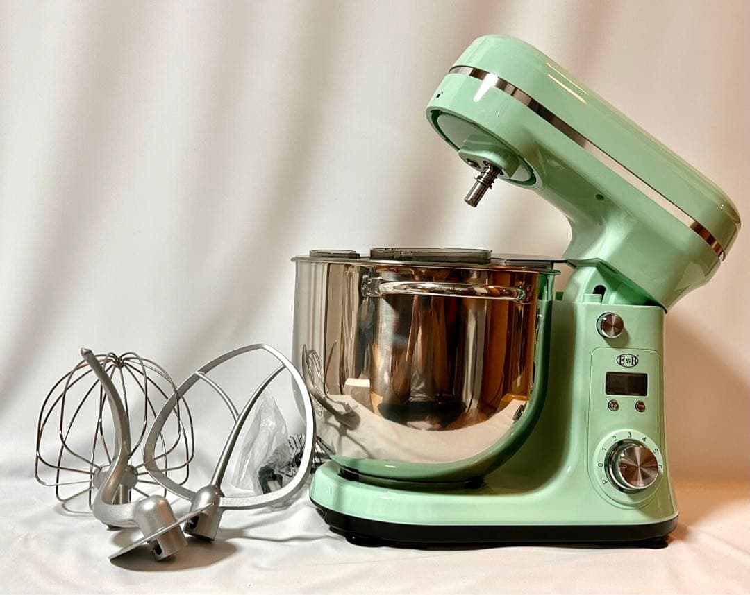 スタンドミキサー 6L大容量 三種類アタッチメント付き六段階速度調節 一台三役